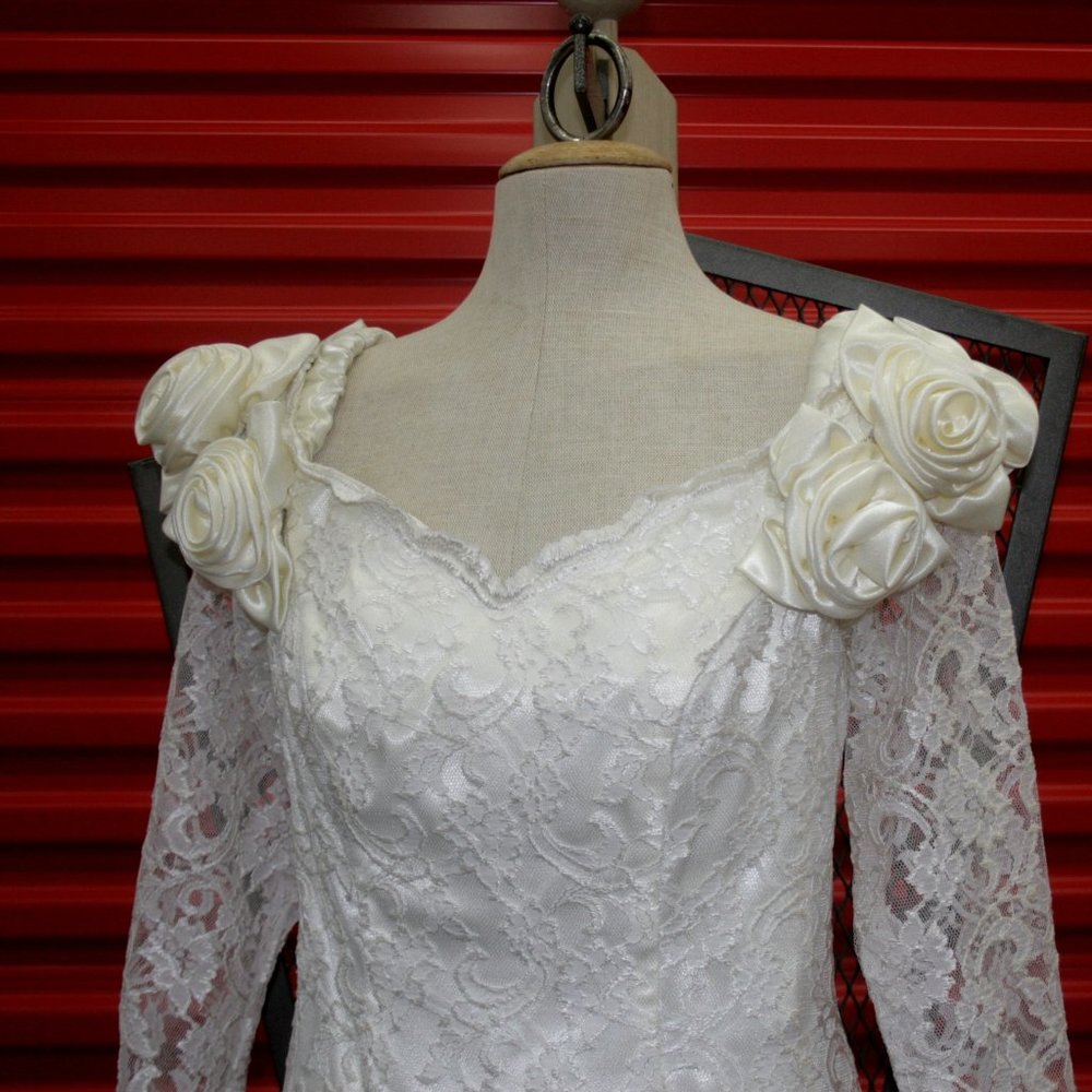 Vintage Style Cream Lace Gown